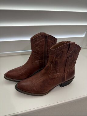 Classic Brown Western Ankle Boots - Women's Cowboy Booties